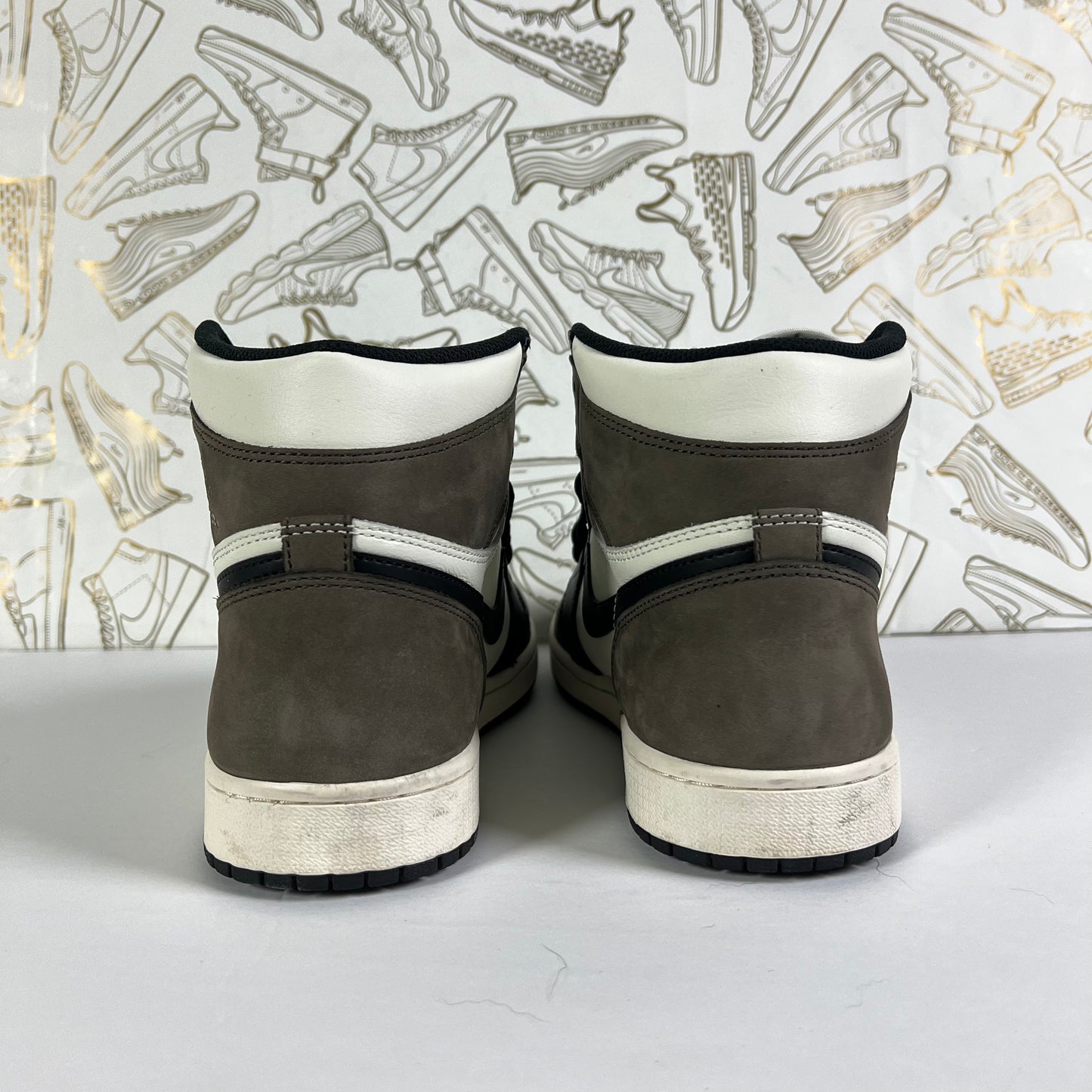 Air Jordan 1 "Dark Mocha" USED